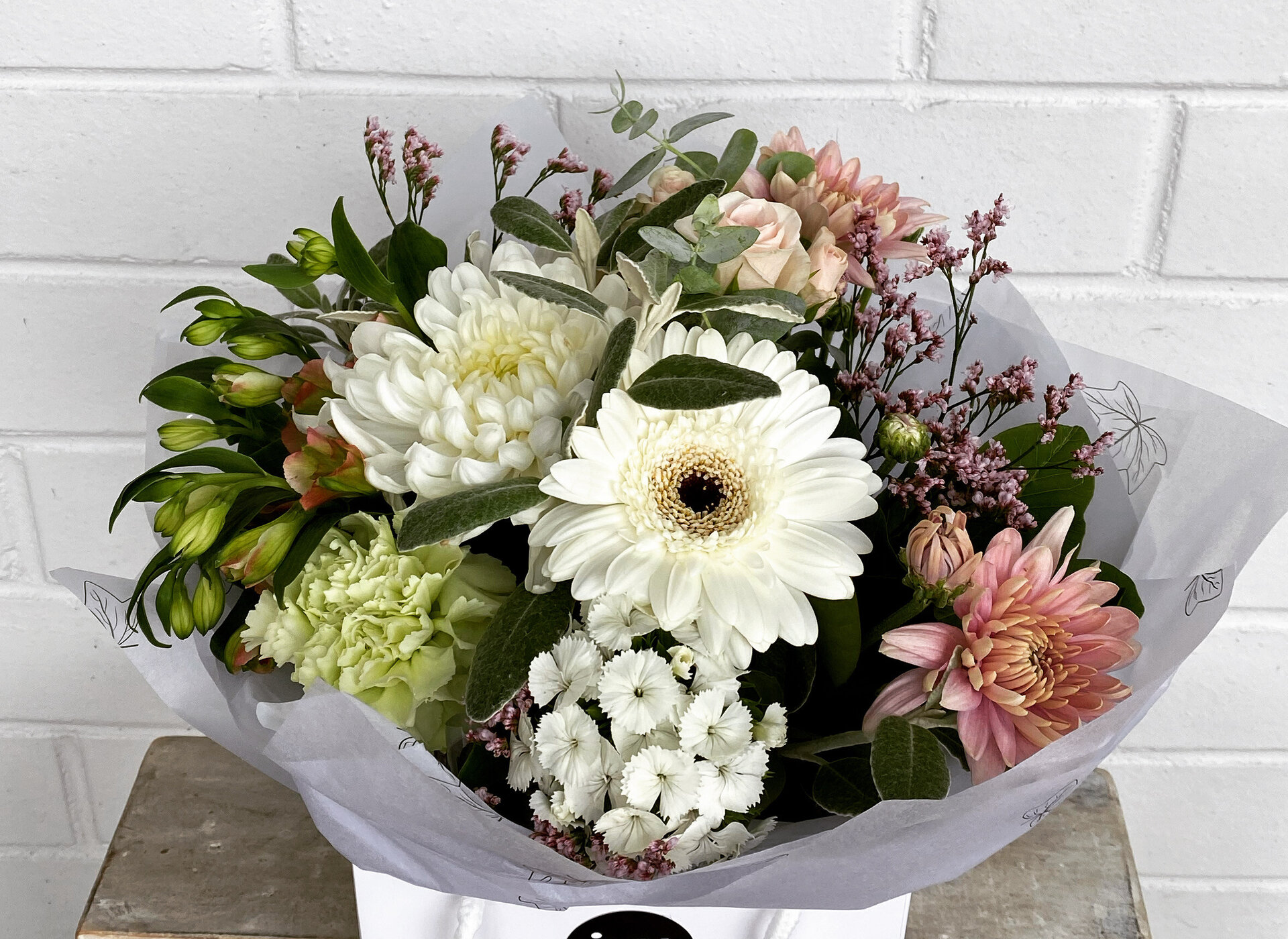CAMBRIDGE FLORIST NZ / FRESH FLOWERS/PLANTS/GIFTS/ JEWELLERY Ivy Florist